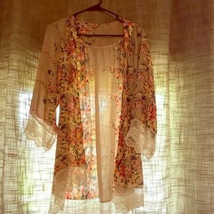 SOLD Floral kimono